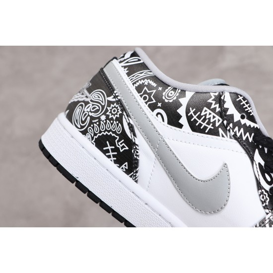 Jordan 1 Retro Low Black 553558040 Basketball Shoes