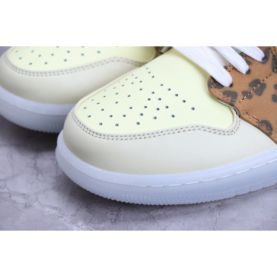 Jordan 1 Retro Low SNKRS Day DN6998700 Basketball Shoes
