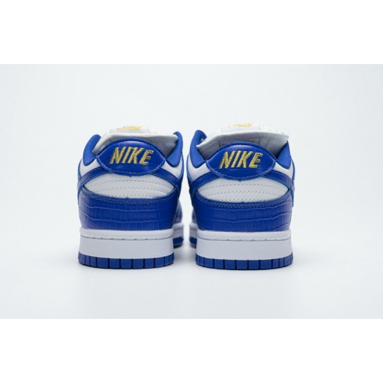 Supreme x Nike SB Dunk Low Blue Stars